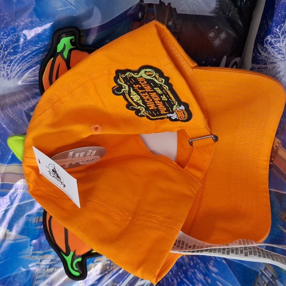 Disney Mickey Mouse GLOWS IN THE DARK Pumpkin Patch Hat - Picture 6 of 8